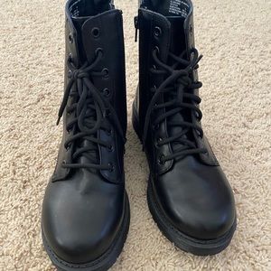 Combat boots sz 8